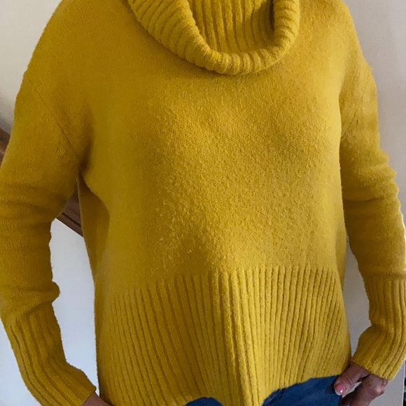 Rachel Zoe Sweaters - Rachel Zoe Yellow Cowl Neck Slouchy Sweater Sz XS